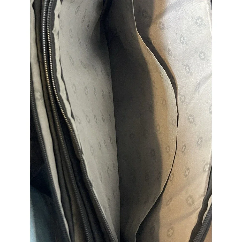 SwissGear black large